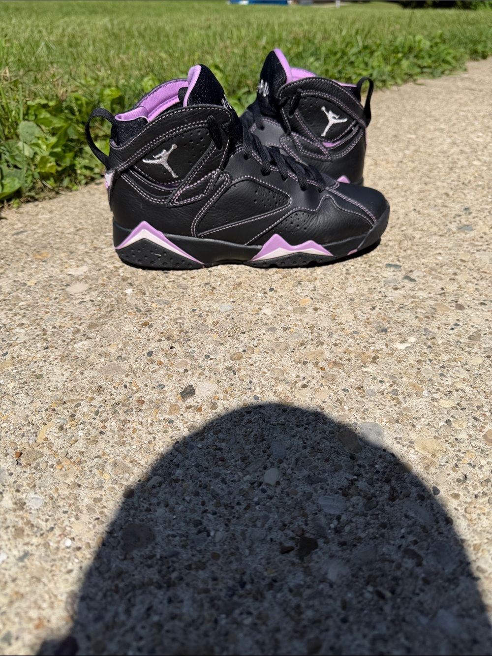 Jordan Kids' 2023
Air Jordan 7 Retro GS 'Barely Grape' - Picture 2 of 5